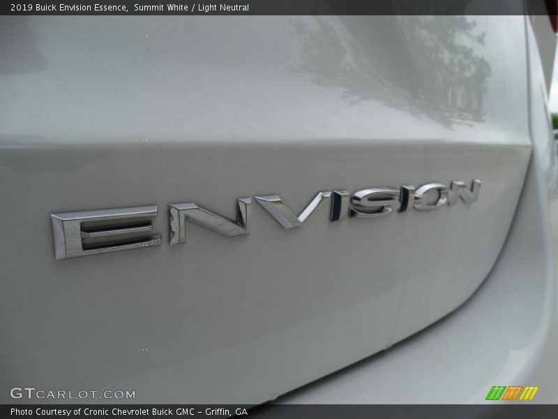 Summit White / Light Neutral 2019 Buick Envision Essence