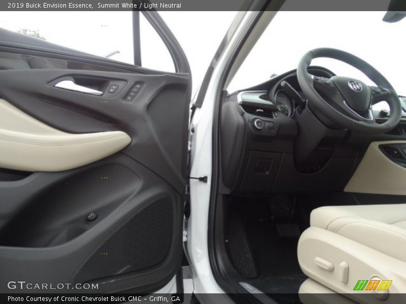 Summit White / Light Neutral 2019 Buick Envision Essence