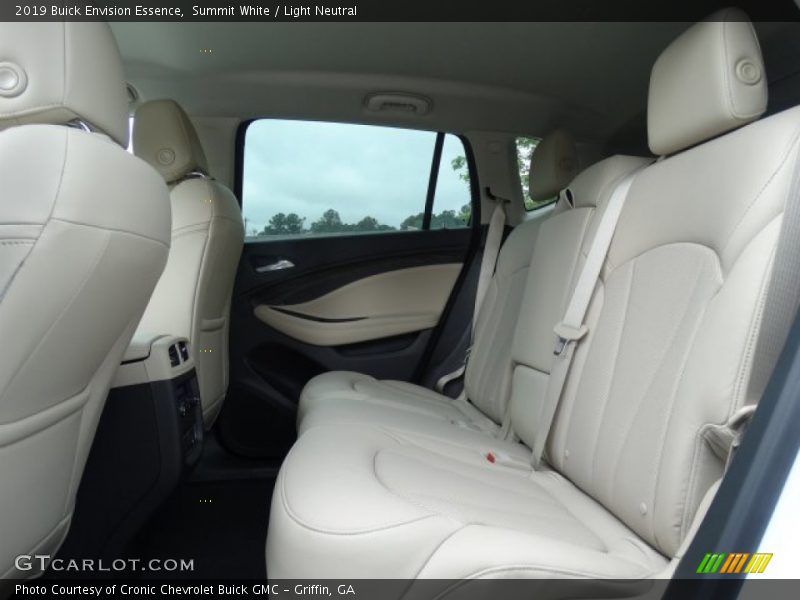 Summit White / Light Neutral 2019 Buick Envision Essence