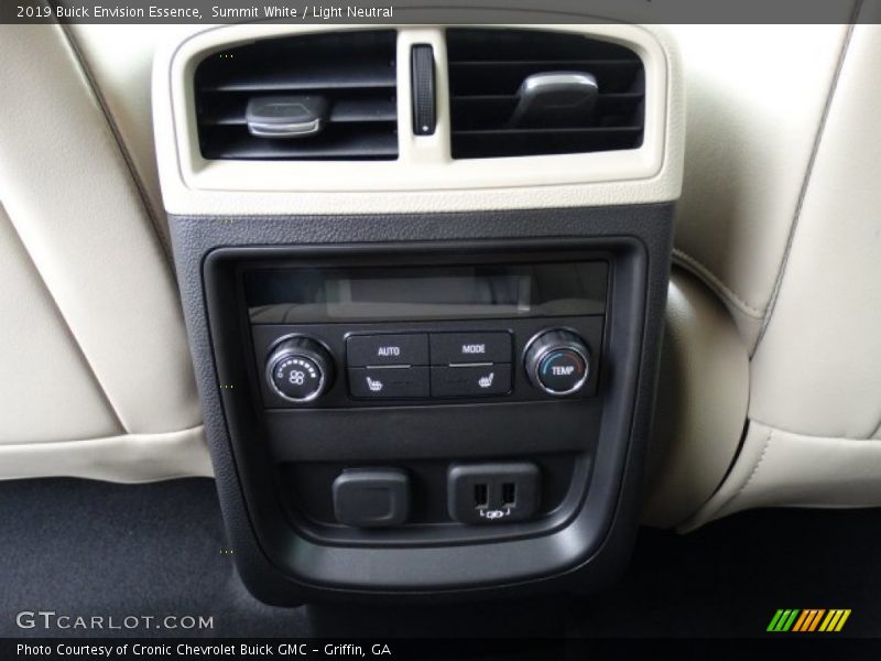 Summit White / Light Neutral 2019 Buick Envision Essence