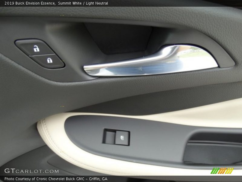Summit White / Light Neutral 2019 Buick Envision Essence