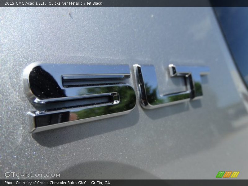 Quicksilver Metallic / Jet Black 2019 GMC Acadia SLT