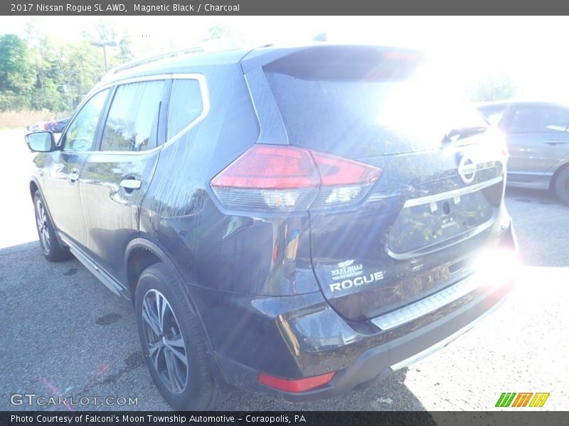 Magnetic Black / Charcoal 2017 Nissan Rogue SL AWD