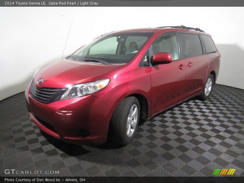 Salsa Red Pearl / Light Gray 2014 Toyota Sienna LE