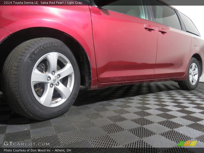 Salsa Red Pearl / Light Gray 2014 Toyota Sienna LE