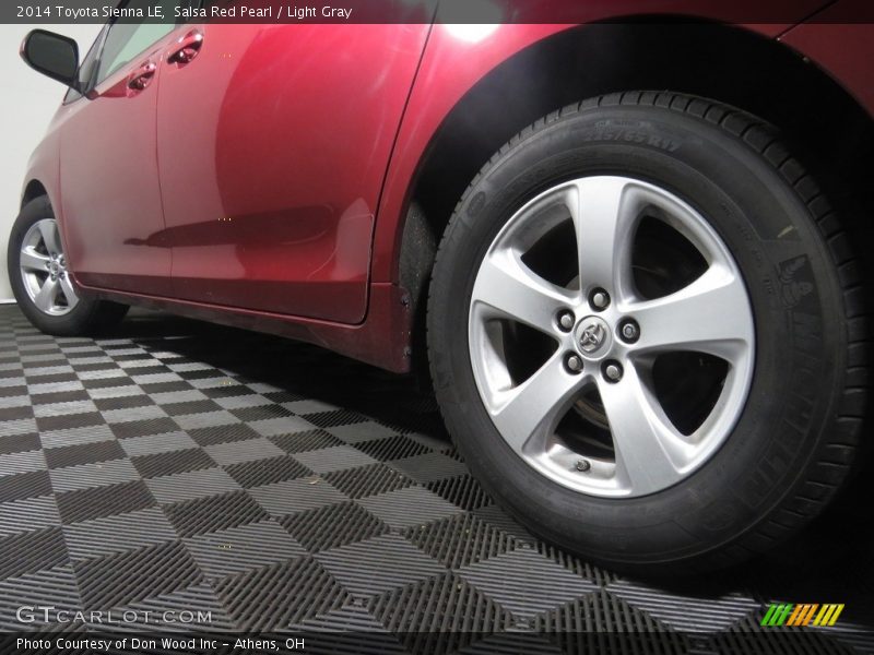 Salsa Red Pearl / Light Gray 2014 Toyota Sienna LE