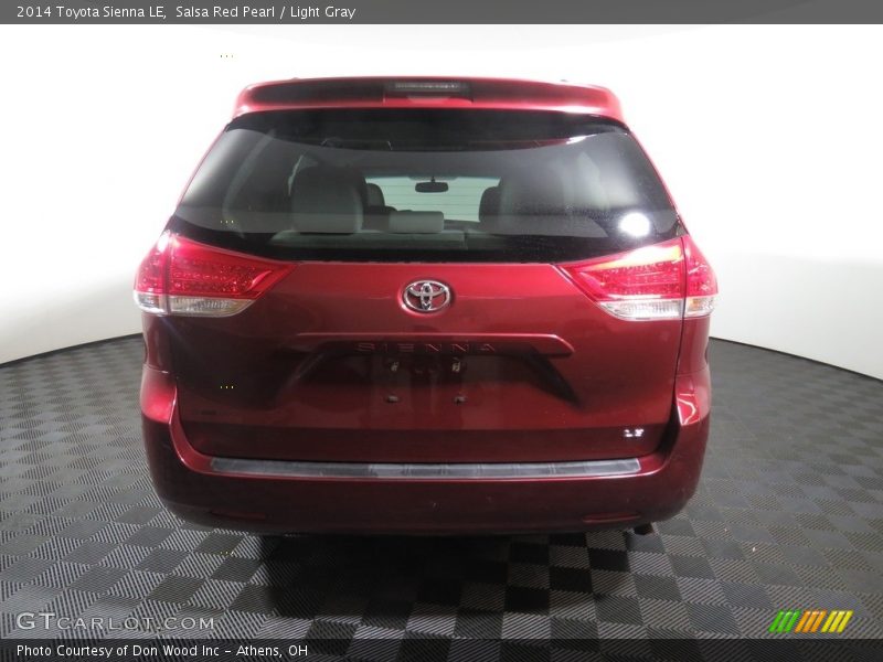 Salsa Red Pearl / Light Gray 2014 Toyota Sienna LE