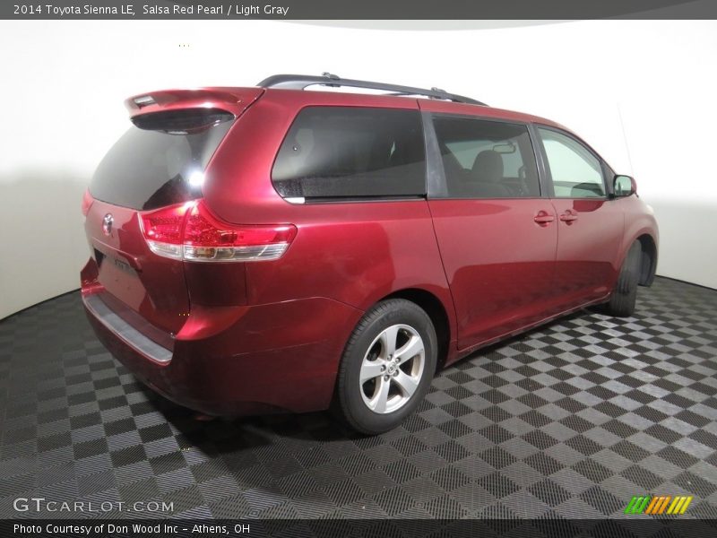 Salsa Red Pearl / Light Gray 2014 Toyota Sienna LE