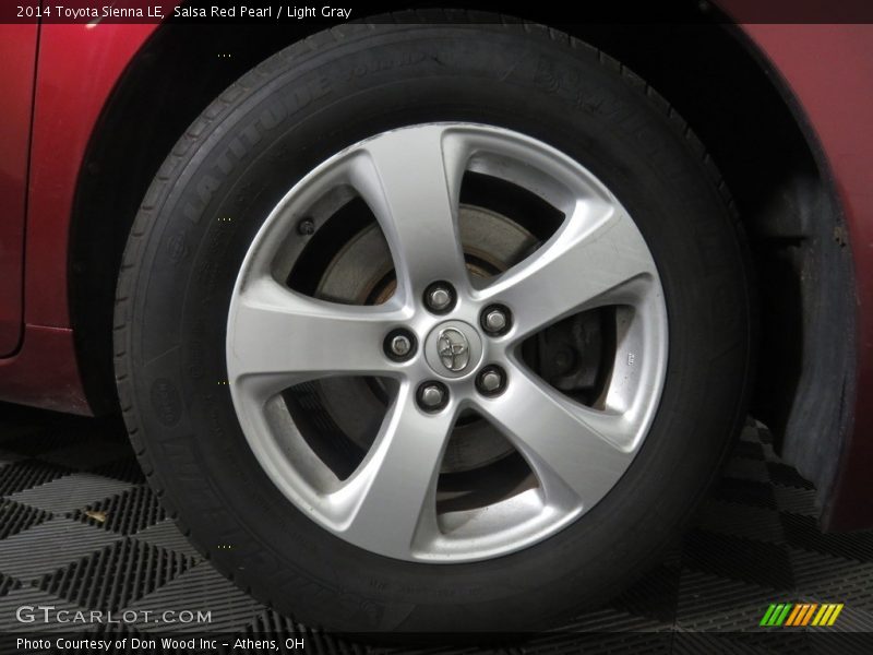 Salsa Red Pearl / Light Gray 2014 Toyota Sienna LE
