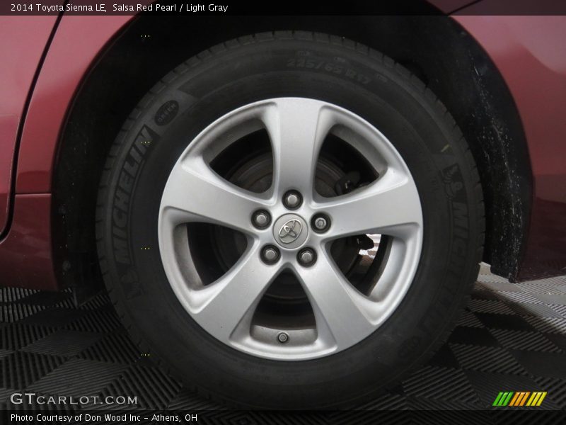 Salsa Red Pearl / Light Gray 2014 Toyota Sienna LE