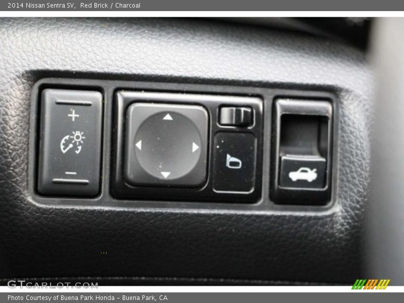 Red Brick / Charcoal 2014 Nissan Sentra SV