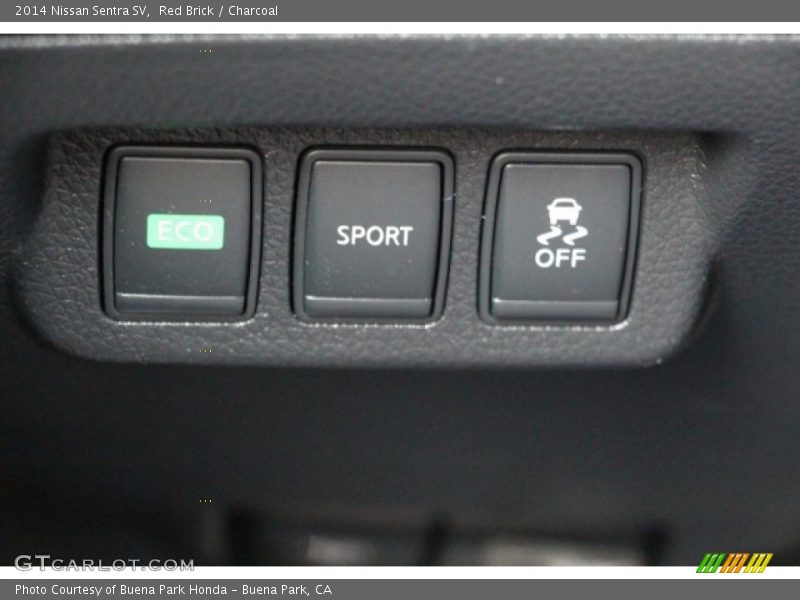 Red Brick / Charcoal 2014 Nissan Sentra SV