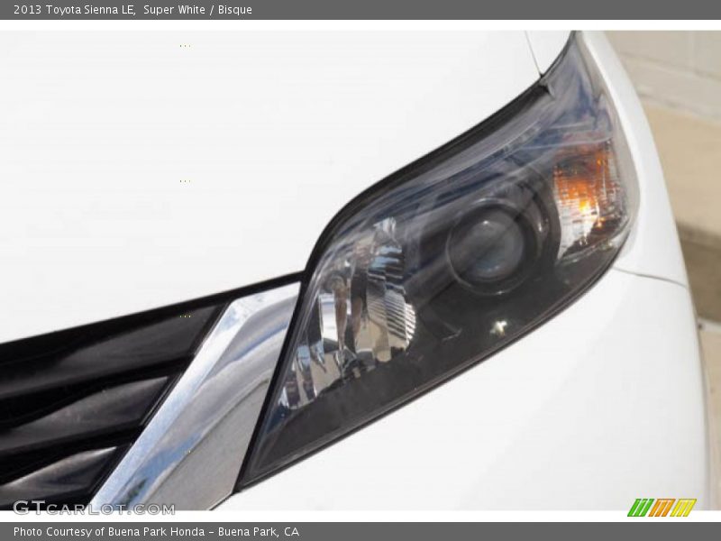 Super White / Bisque 2013 Toyota Sienna LE