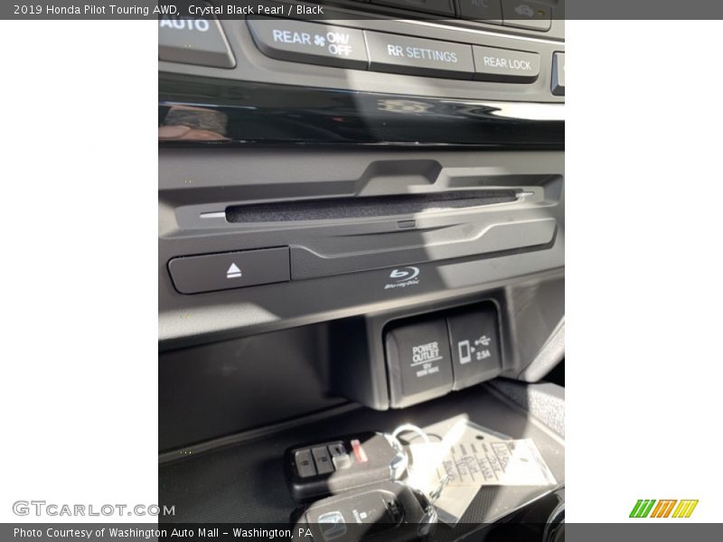 Crystal Black Pearl / Black 2019 Honda Pilot Touring AWD