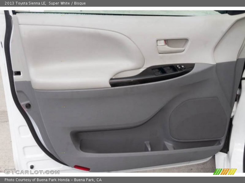 Super White / Bisque 2013 Toyota Sienna LE