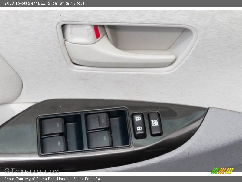 Super White / Bisque 2013 Toyota Sienna LE