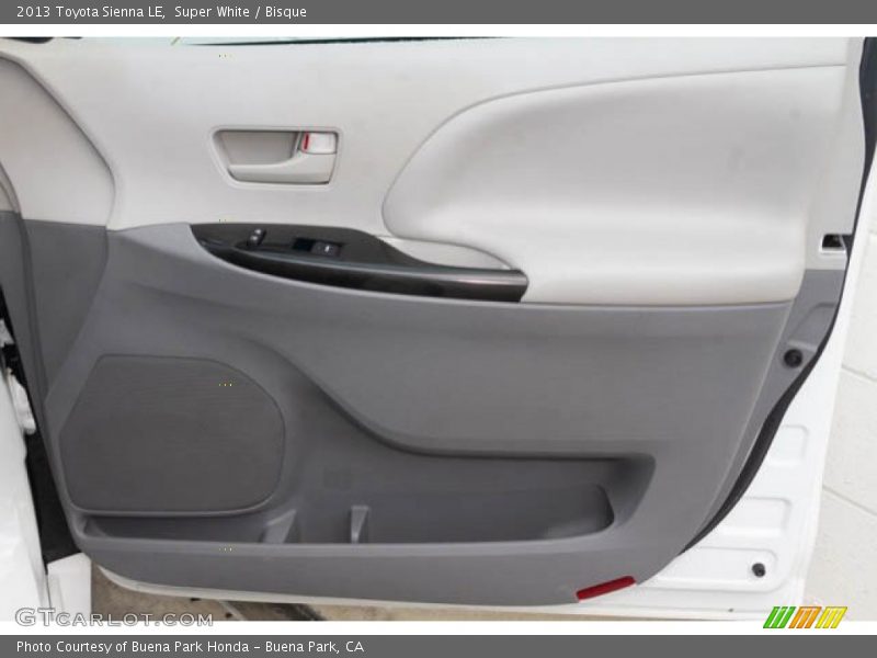 Super White / Bisque 2013 Toyota Sienna LE