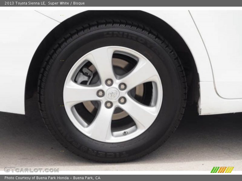 Super White / Bisque 2013 Toyota Sienna LE