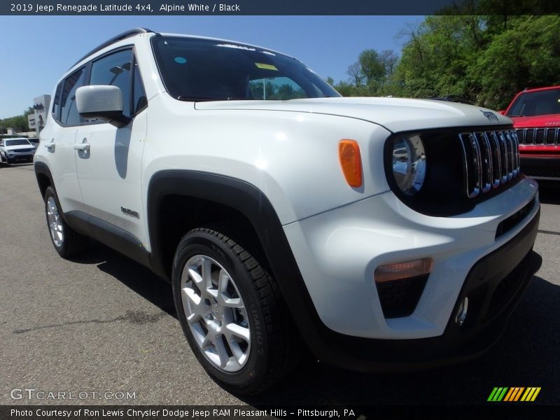 Alpine White / Black 2019 Jeep Renegade Latitude 4x4
