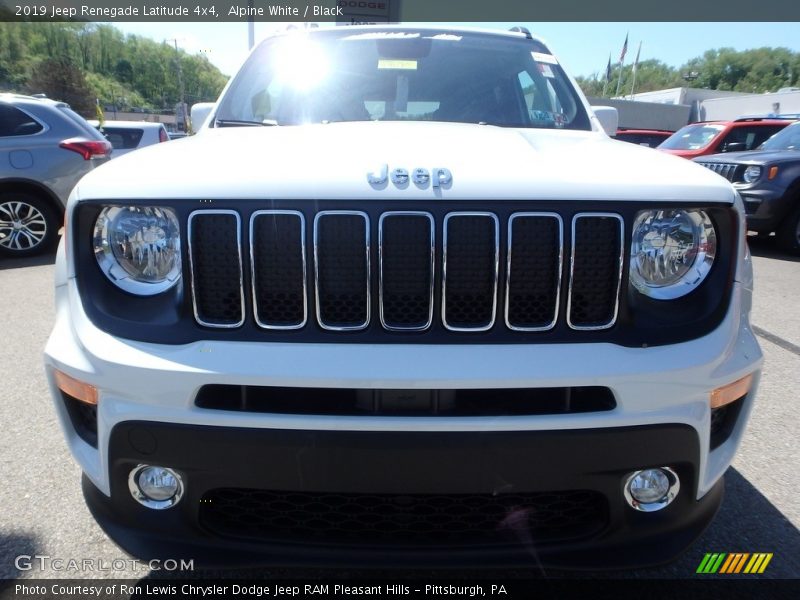 Alpine White / Black 2019 Jeep Renegade Latitude 4x4