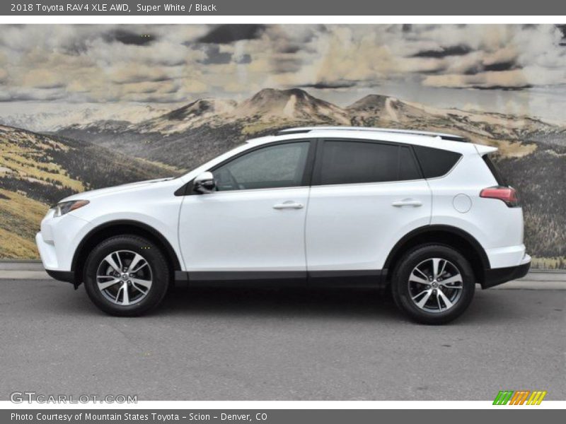 Super White / Black 2018 Toyota RAV4 XLE AWD