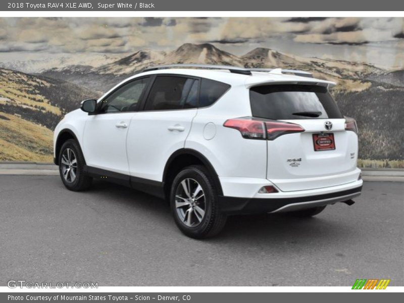 Super White / Black 2018 Toyota RAV4 XLE AWD
