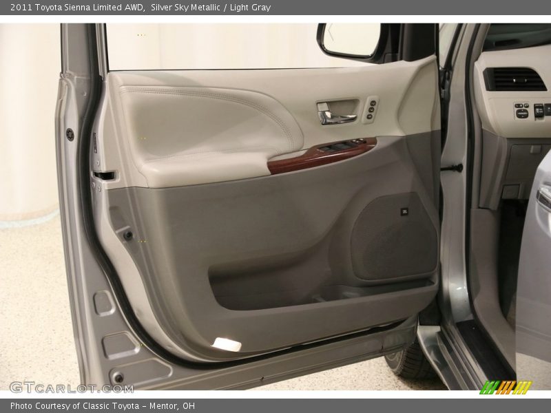 Silver Sky Metallic / Light Gray 2011 Toyota Sienna Limited AWD