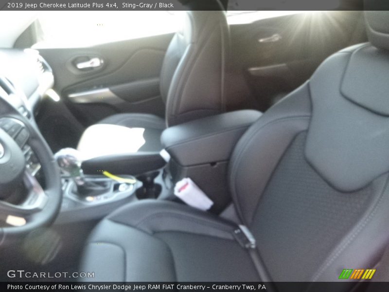Sting-Gray / Black 2019 Jeep Cherokee Latitude Plus 4x4