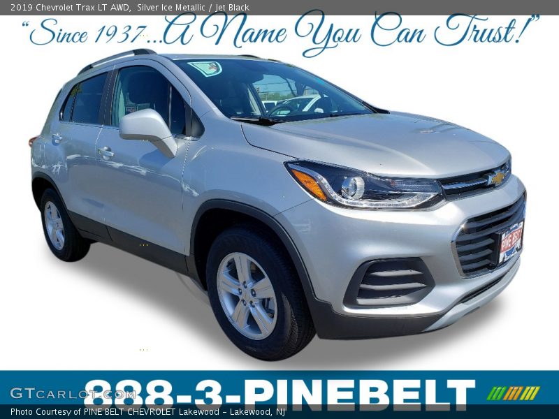 Silver Ice Metallic / Jet Black 2019 Chevrolet Trax LT AWD