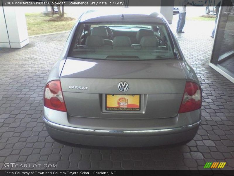 Stonehenge Grey Metallic / Grey 2004 Volkswagen Passat GLS Sedan