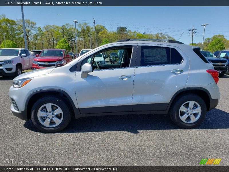 Silver Ice Metallic / Jet Black 2019 Chevrolet Trax LT AWD