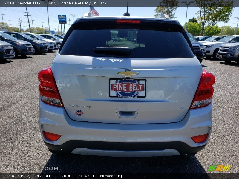Silver Ice Metallic / Jet Black 2019 Chevrolet Trax LT AWD