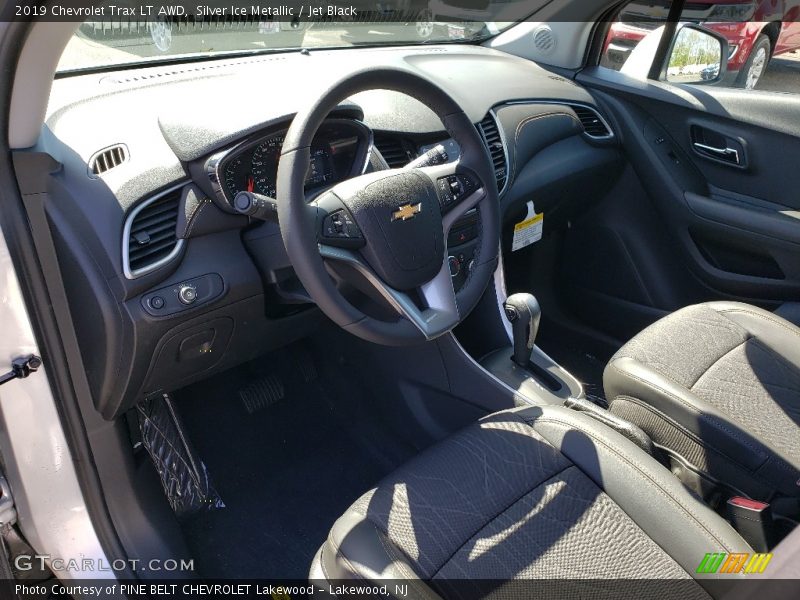Silver Ice Metallic / Jet Black 2019 Chevrolet Trax LT AWD
