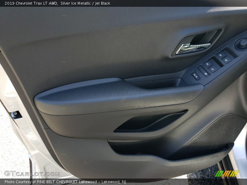 Silver Ice Metallic / Jet Black 2019 Chevrolet Trax LT AWD