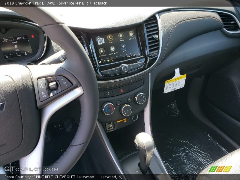Silver Ice Metallic / Jet Black 2019 Chevrolet Trax LT AWD