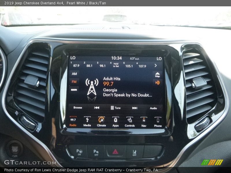 Pearl White / Black/Tan 2019 Jeep Cherokee Overland 4x4