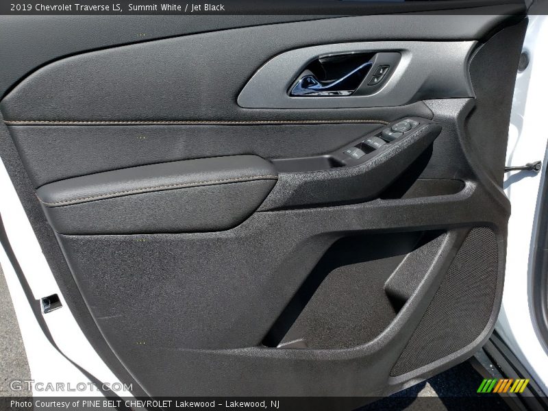 Summit White / Jet Black 2019 Chevrolet Traverse LS