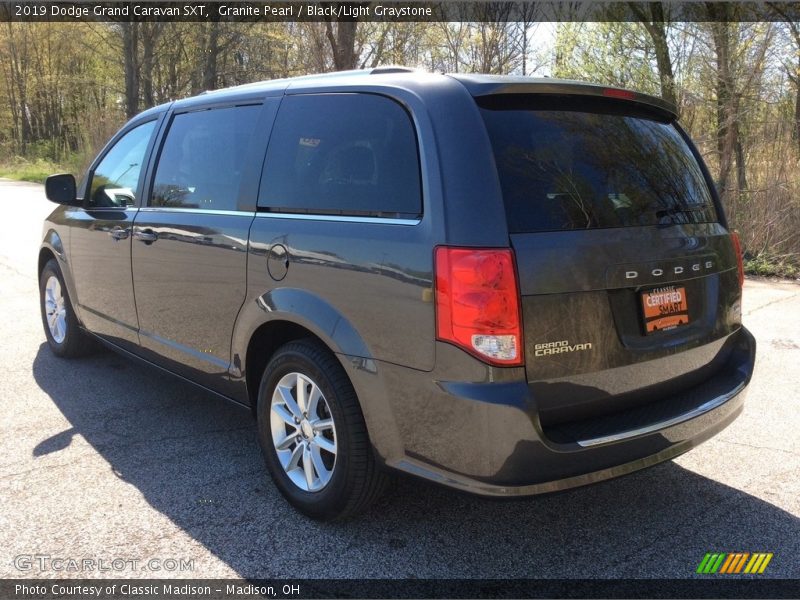 Granite Pearl / Black/Light Graystone 2019 Dodge Grand Caravan SXT