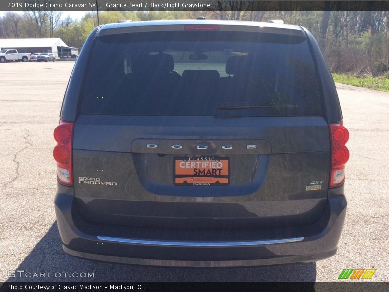 Granite Pearl / Black/Light Graystone 2019 Dodge Grand Caravan SXT
