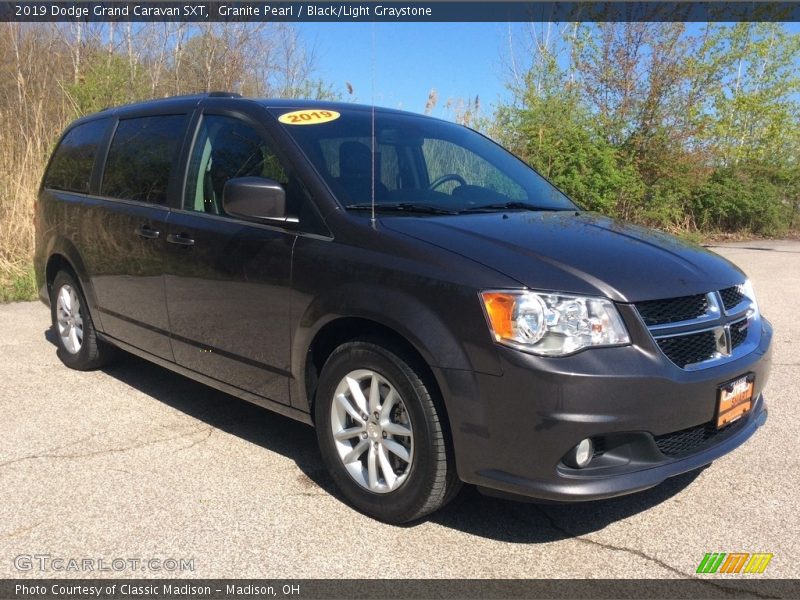 Granite Pearl / Black/Light Graystone 2019 Dodge Grand Caravan SXT