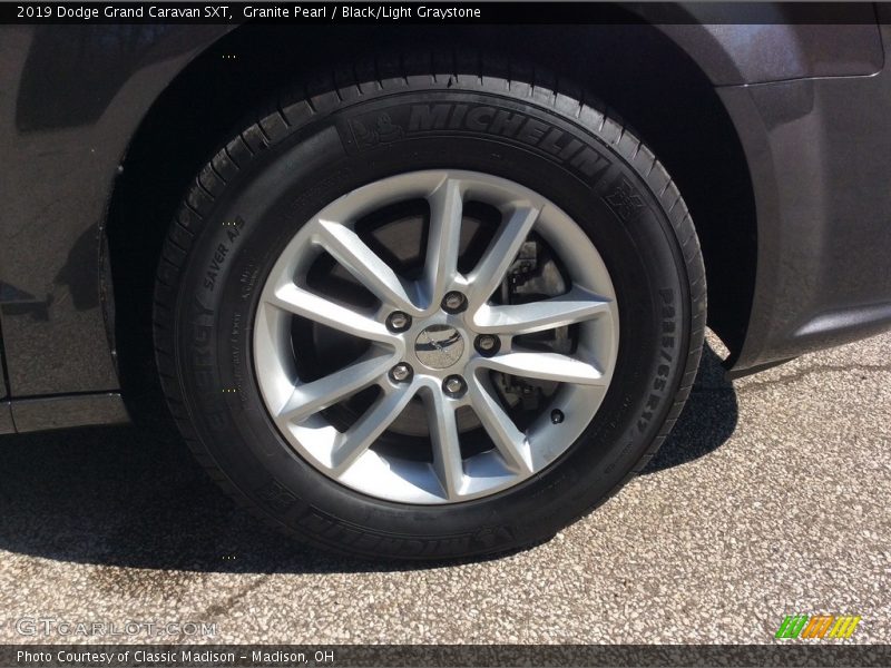 Granite Pearl / Black/Light Graystone 2019 Dodge Grand Caravan SXT