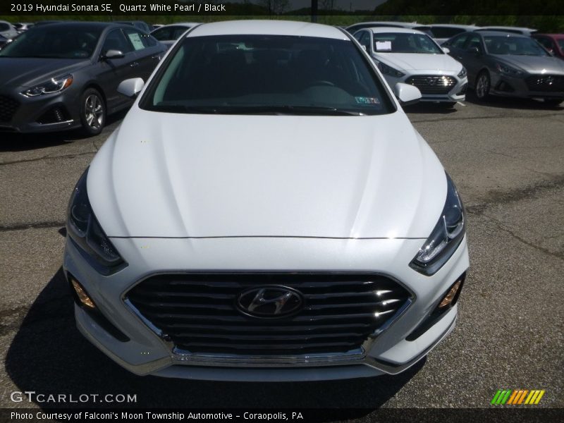 Quartz White Pearl / Black 2019 Hyundai Sonata SE