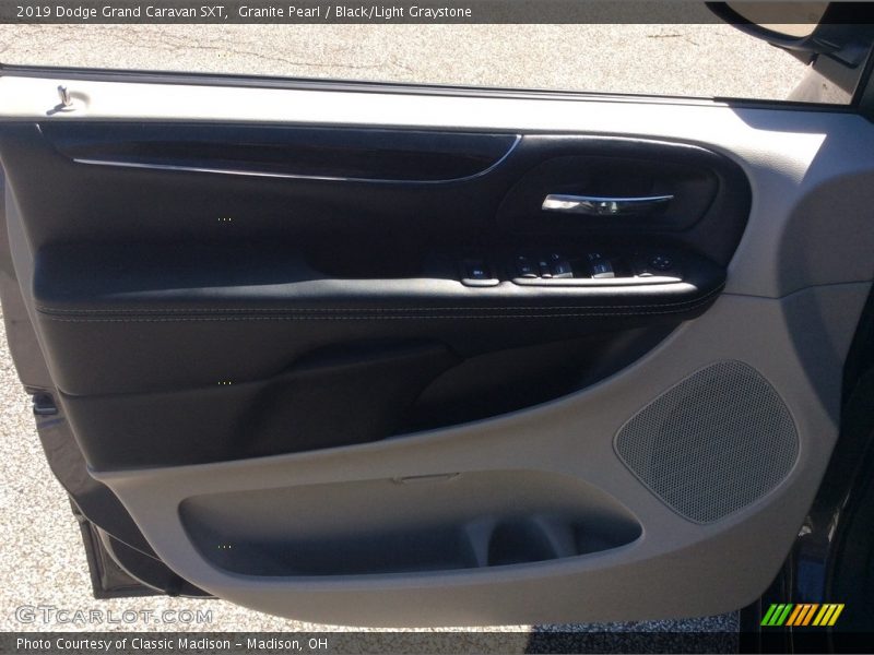 Granite Pearl / Black/Light Graystone 2019 Dodge Grand Caravan SXT
