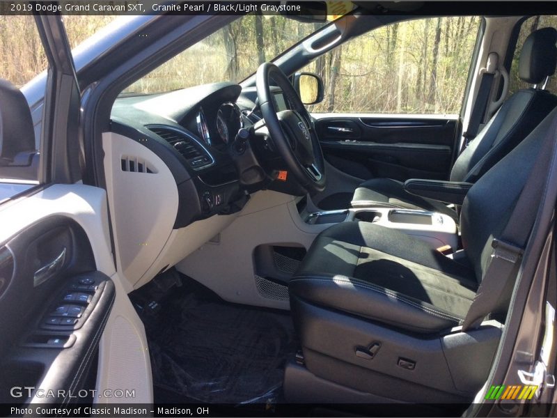 Granite Pearl / Black/Light Graystone 2019 Dodge Grand Caravan SXT