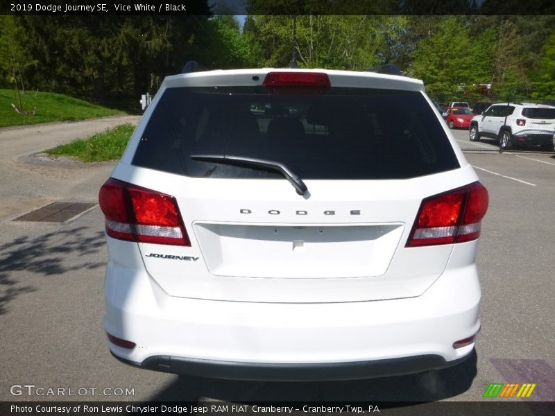Vice White / Black 2019 Dodge Journey SE