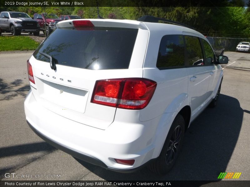 Vice White / Black 2019 Dodge Journey SE