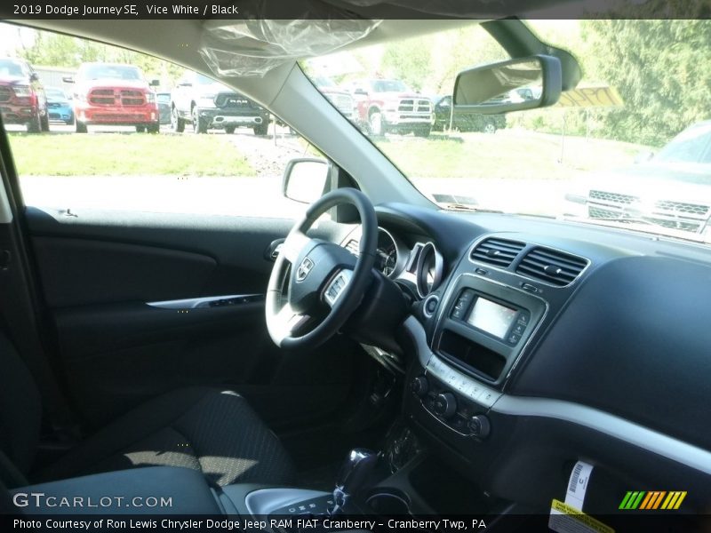 Vice White / Black 2019 Dodge Journey SE