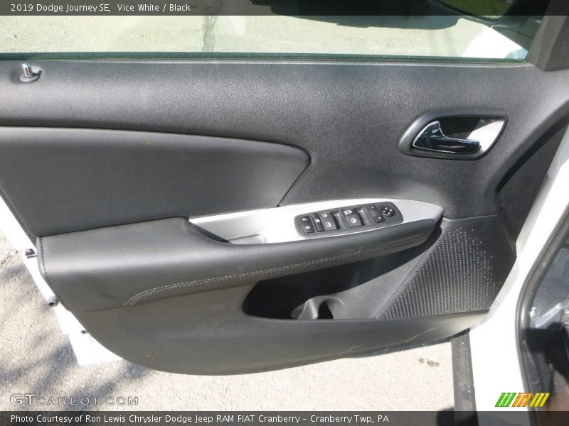 Vice White / Black 2019 Dodge Journey SE