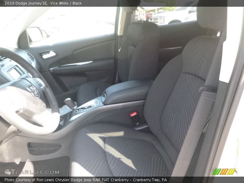 Vice White / Black 2019 Dodge Journey SE