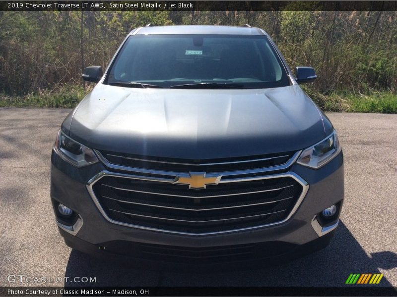 Satin Steel Metallic / Jet Black 2019 Chevrolet Traverse LT AWD